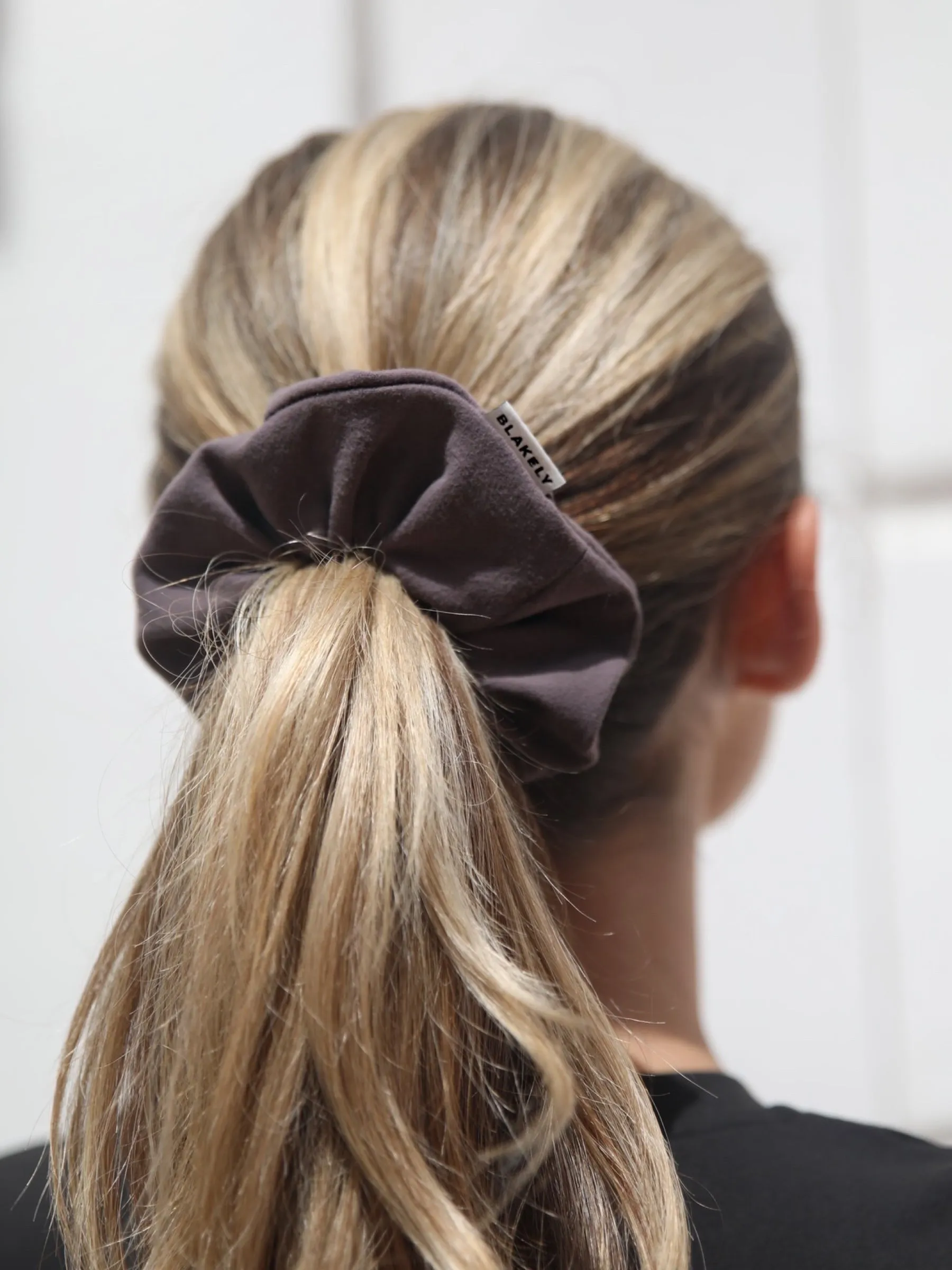 Blakely Scrunchie - Mocha