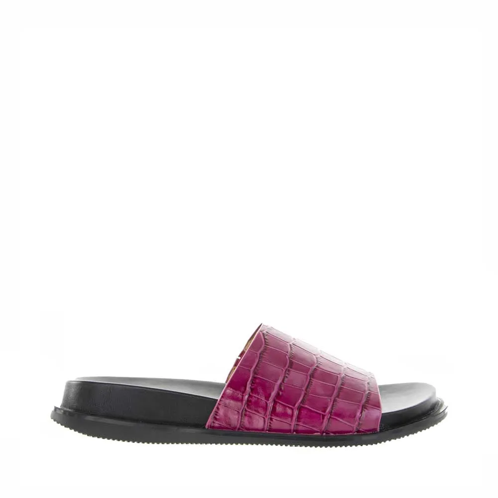 BRESLEY AVENGE FUSCHIA CROC