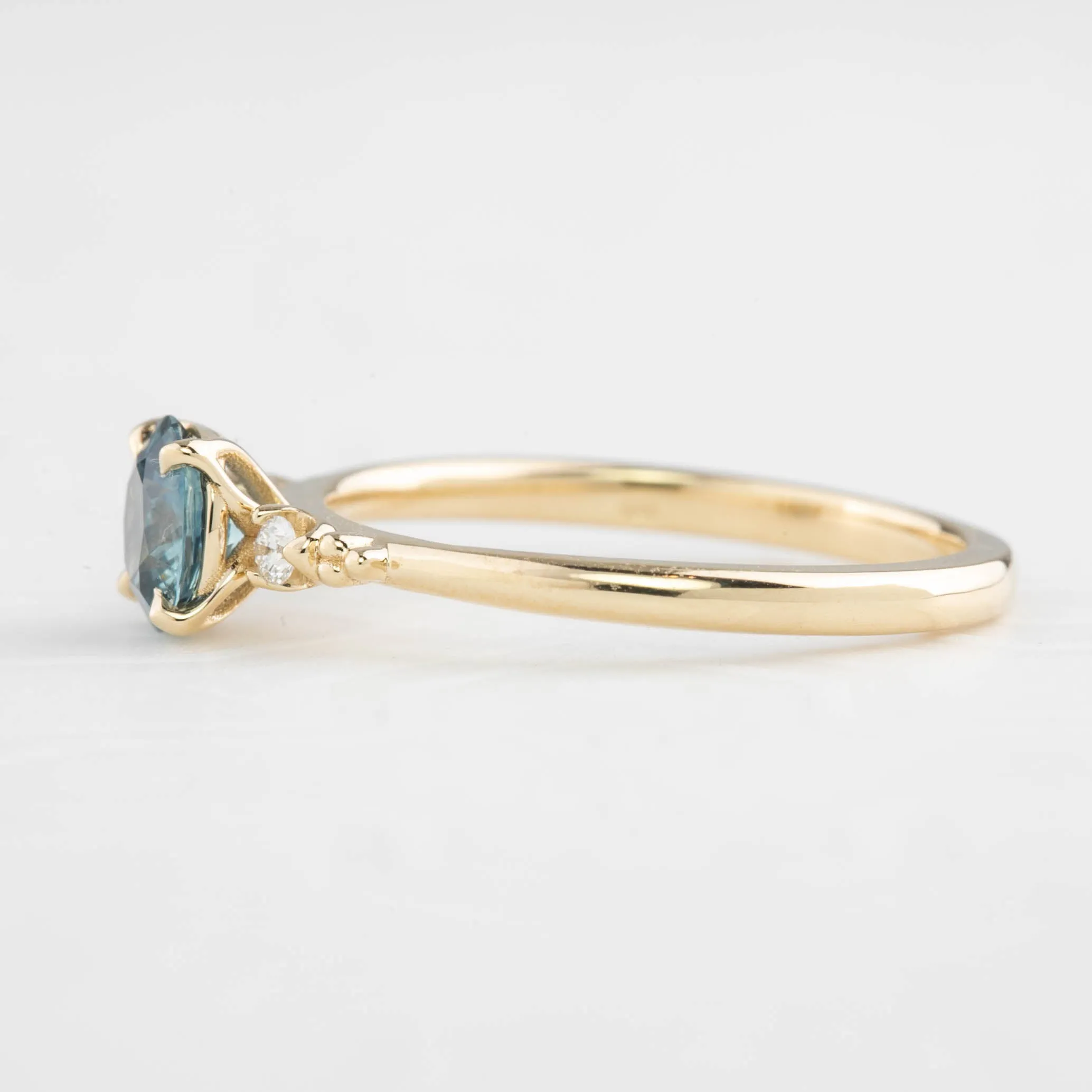 Estel Ring 0.79ct Blue Montana Round Sapphire, 14K Yellow Gold (One of a kind)