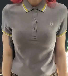 LADIES TWIN TIPPED FRED PERRY SHIRT (PAVEMENT/YELLOW/WHITE)