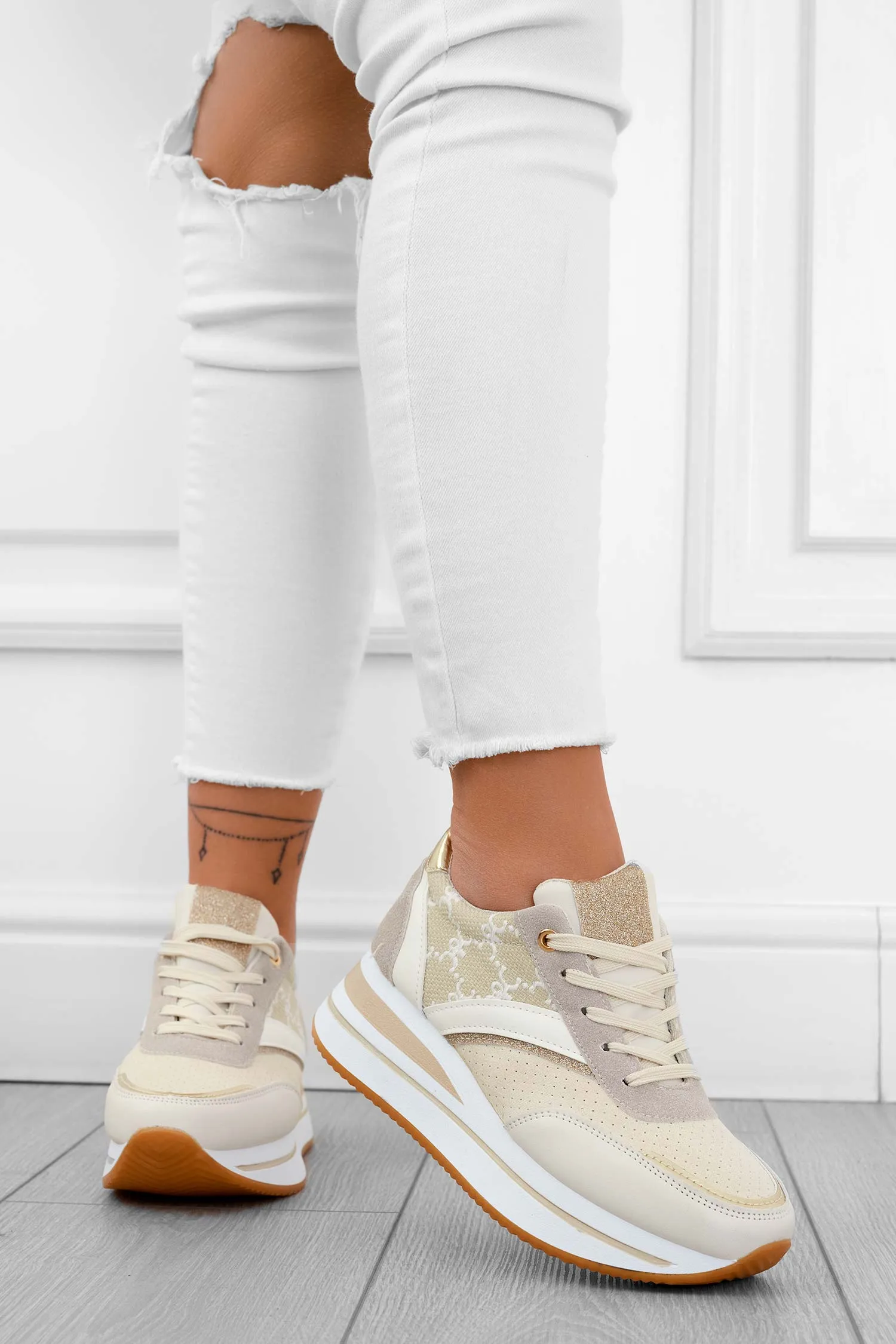 Sneakers beige a fantasia