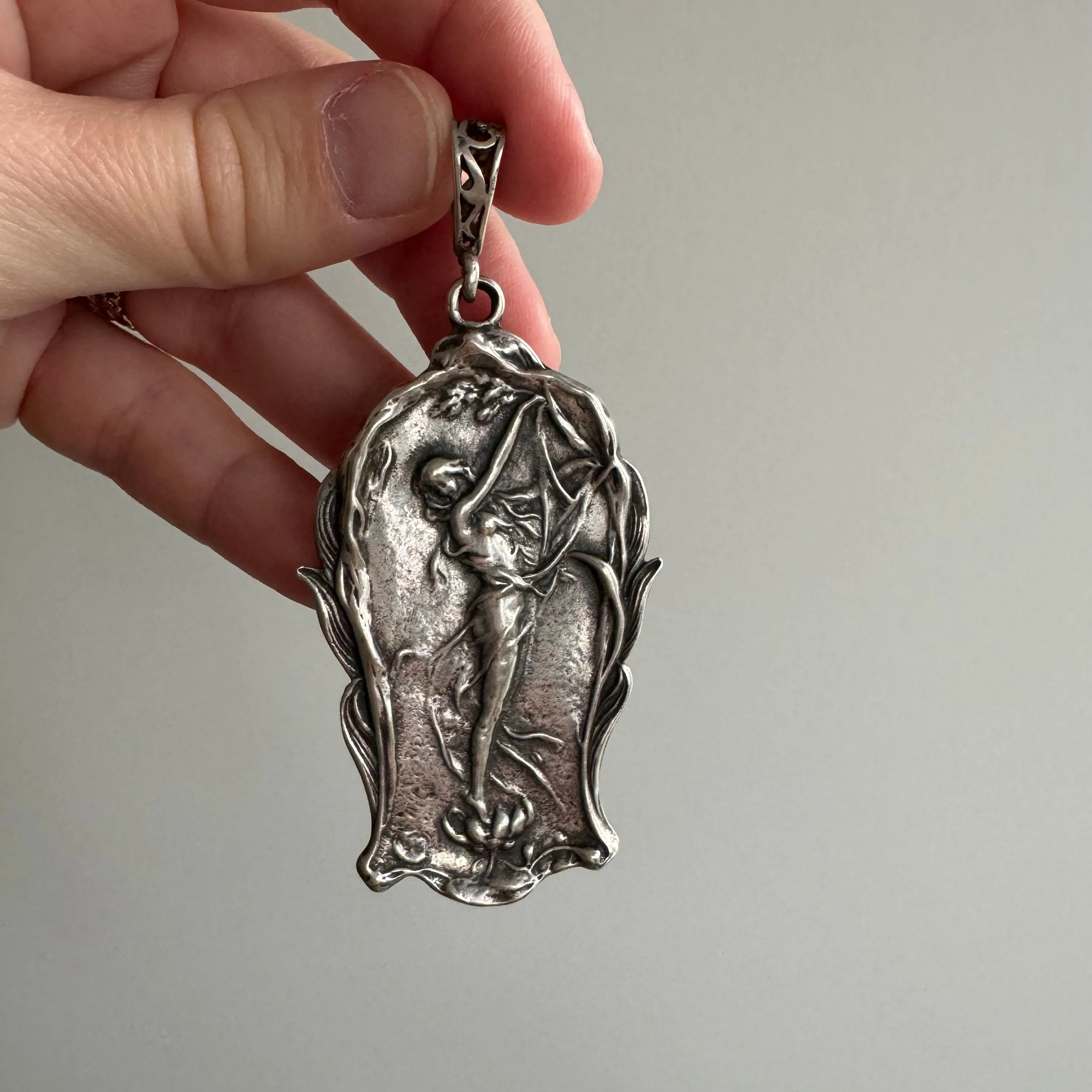 V I N T A G E // fabulous femme / sterling silver large art nouveau style goddess / a pendant